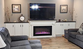 1504 S Tyler Ave, Aurora, MO 65605