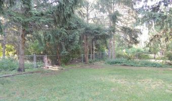 2098 Yorktown Dr, Ann Arbor, MI 48105