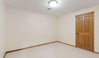 1300 26TH St SW, Austin, MN 55912