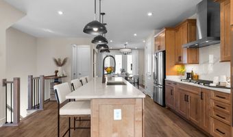 42129 SHINING STAR Sq, Ashburn, VA 20148