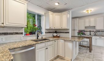 29 Grand Ave, Atlantic Highlands, NJ 07716