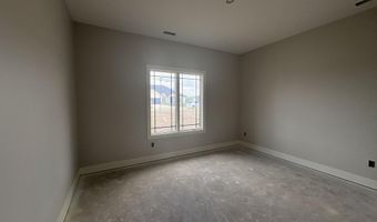 2220 Golfview Dr, Auburn, IN 46706