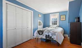 60 6th St, Bangor, ME 04401