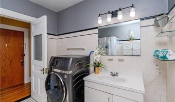 1291 Narragansett Blvd 4, Cranston, RI 02905