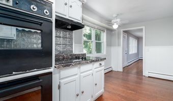 19 Waldron Ave, North Kingstown, RI 02852