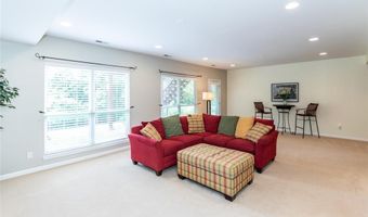 1201 Oak Borough Dr, Ballwin, MO 63021