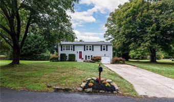 75 Hickory Dr, North Kingstown, RI 02852