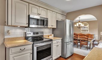 230 Schimwood Ct, Amherst, NY 14068