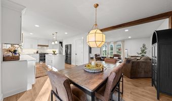 830 S Parkview Dr, Aurora, OH 44202