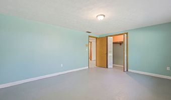 21 Daggett Rd, Attleboro, MA 02703