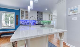 813 Lakeshore, Berkeley Lake, GA 30096