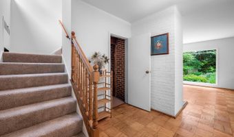 6003 LAKEHURST Dr #5, Baltimore, MD 21210