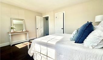 426 Metacom Ave 1, Bristol, RI 02809