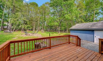 227 Valley View Dr, Albrightsville, PA 18210