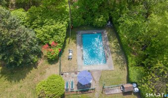 19 Junction Rd, Brookfield, CT 06804