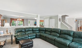 305 BUCKINGHAM Dr, Algonquin, IL 60102