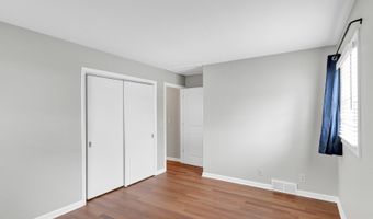 1405 Surrey Ln, Algonquin, IL 60102