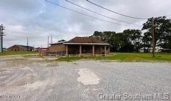 2619 Vet Memorial Dr, Abbeville, LA 70510