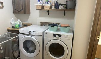 305 McEwen Dr, Belgrade, MT 59714
