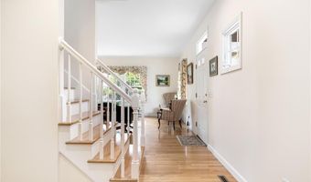 200 Wickford Point Rd, North Kingstown, RI 02852