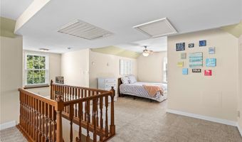 1233 Red Oak Plantation Dr, Ballwin, MO 63021