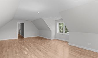 62 Orchard Ave, Johnston, RI 02919