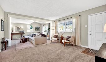 277 Ramsey Ln, Ballwin, MO 63021