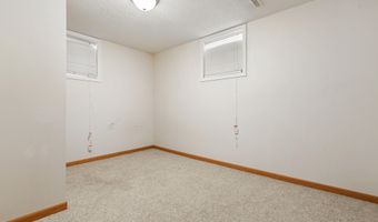 704 S Harrison St, Aberdeen, SD 57401