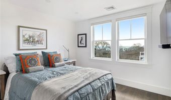 592 Tuckerman Ave, Middletown, RI 02842