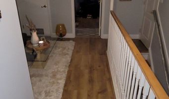 30 Grove Pl, Danbury, CT 06810