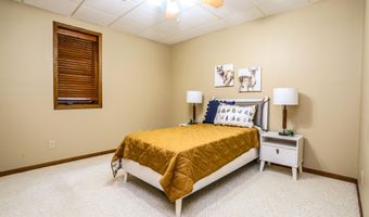 2107 SE Crystal Ave, Aberdeen, SD 57401