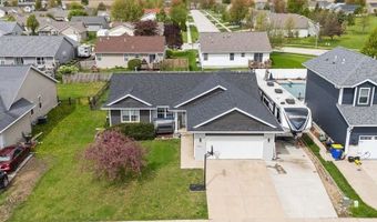 1415 Deerfield Dr, North Liberty, IA 52317