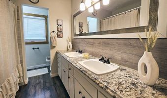 1208 Roosevelt Dr, Atlantic, IA 50022