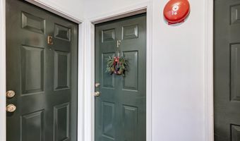 7532- F COXTON Ct 126, Alexandria, VA 22306