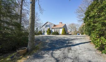 240 Oak St, Centerville, MA 02632