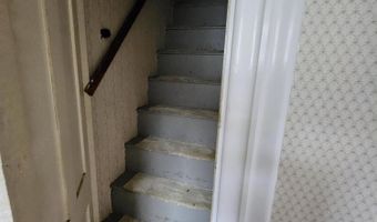 103 4th St, Bangor, ME 04401