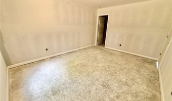 382 Oak St, Austin, IN 47102