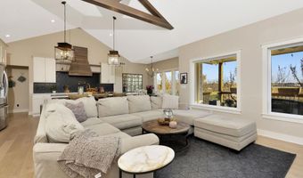 4686 N Elk Creek Dr, Bel Aire, KS 67226