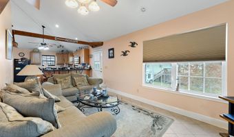 10052 New Mexico St, Bay St. Louis, MS 39520