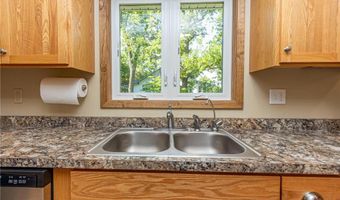 102 Ross Gdn NW, Alexandria, MN 56308