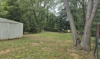 1422 Pin Oak Dr, Akron, OH 44312
