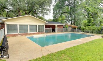 1402 Pineland Dr, Bainbridge, GA 39819