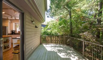 555 Glendale Cir, Ann Arbor, MI 48103