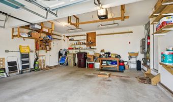 18 Peaksail Dr, Bayville, NJ 08721