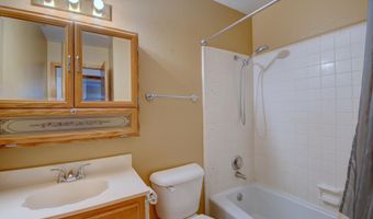 6348 Avenida La Costa NE, Albuquerque, NM 87109
