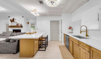 11512 Holly Bluff Cir, Biloxi, MS 39532
