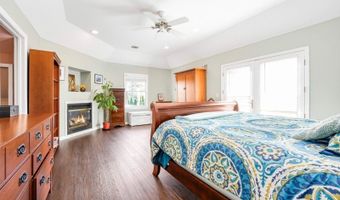 35 Rosenbrook Dr, Bayonne, NJ 07035