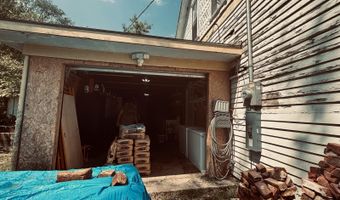 400 1st St, Anderson, MO 64831