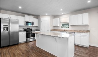 160 Eagle Cir, Amherst, OH 44001
