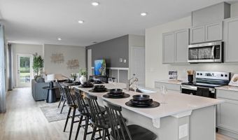 8387 Madrid St, Lakeland, FL 33810
